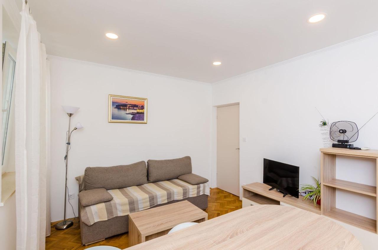 Hill Apartment